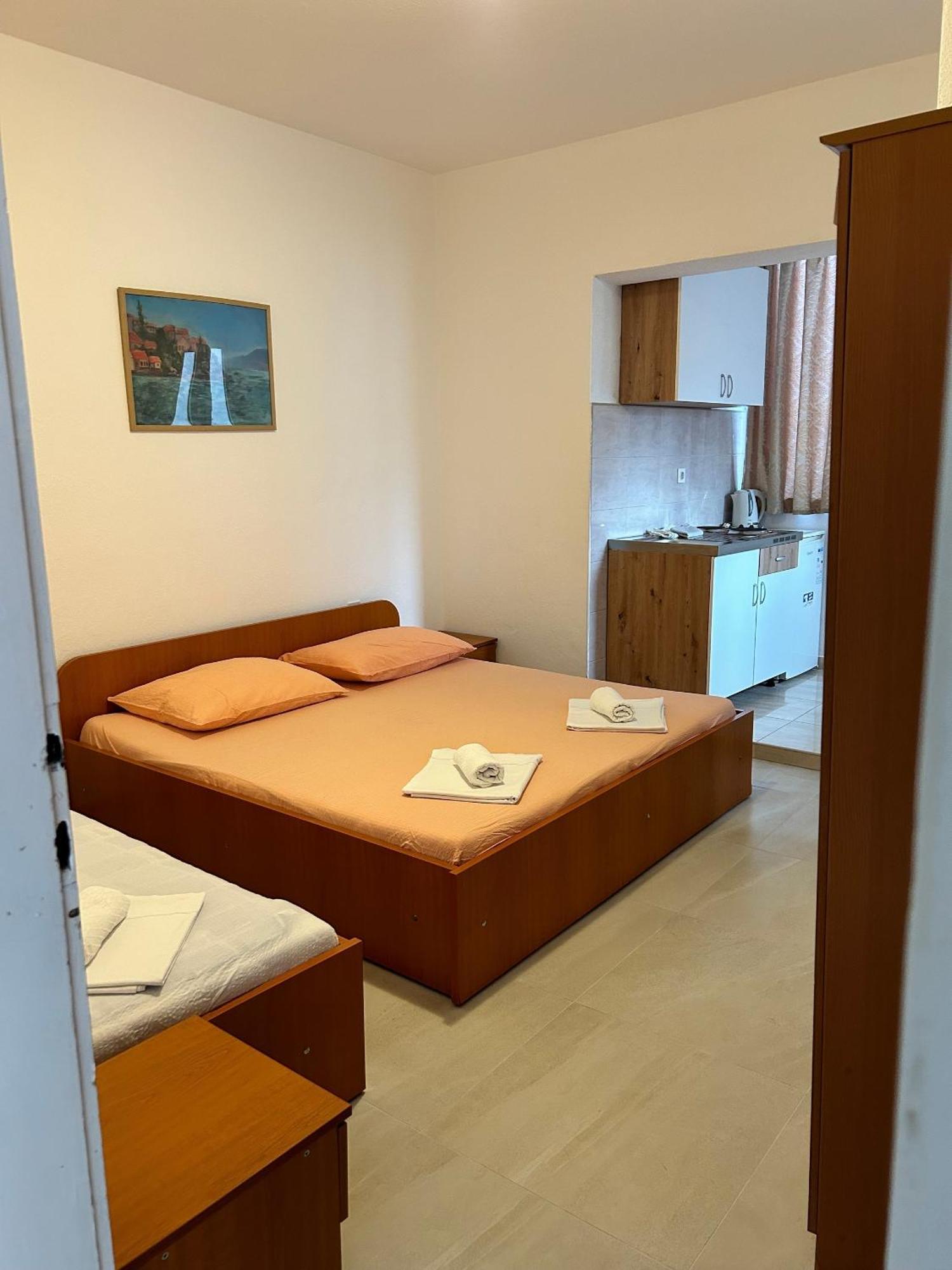 Apartments By The Sea Podaca, Makarska - 4734 Ngoại thất bức ảnh