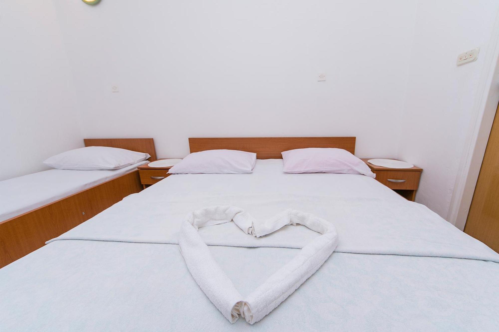Apartments By The Sea Podaca, Makarska - 4734 Ngoại thất bức ảnh