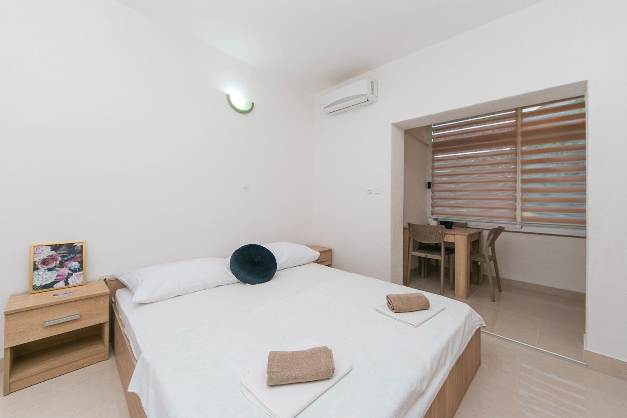 Apartments By The Sea Podaca, Makarska - 4734 Ngoại thất bức ảnh