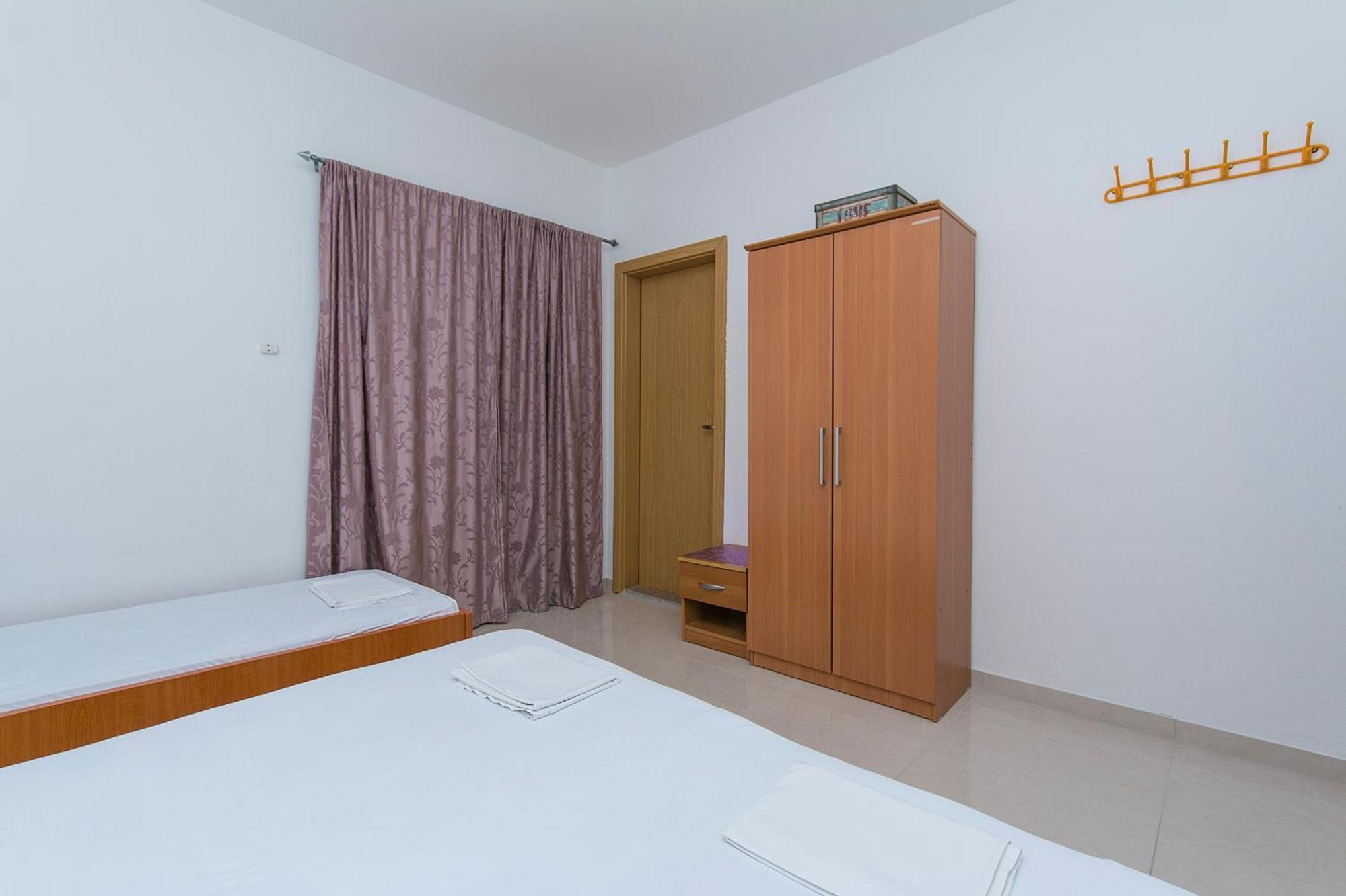 Apartments By The Sea Podaca, Makarska - 4734 Ngoại thất bức ảnh